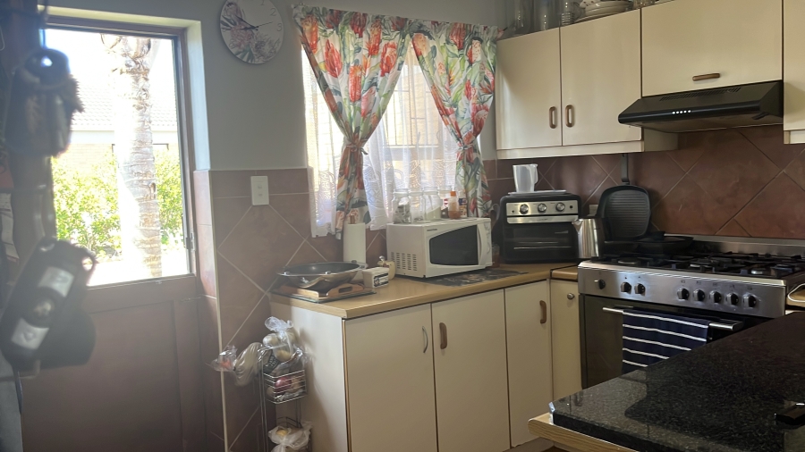 3 Bedroom Property for Sale in Heiderand Western Cape